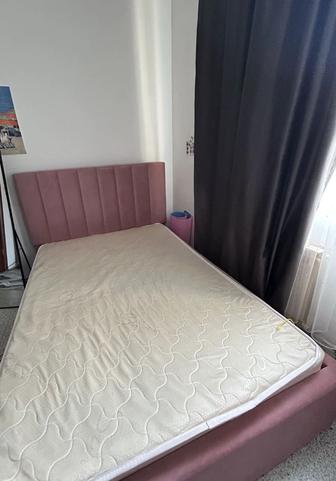 Кровать