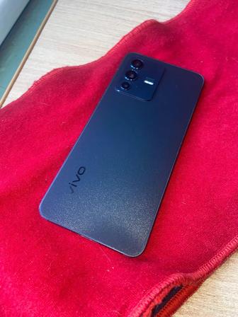 Продам Vivo V23 5G (8/128GB)