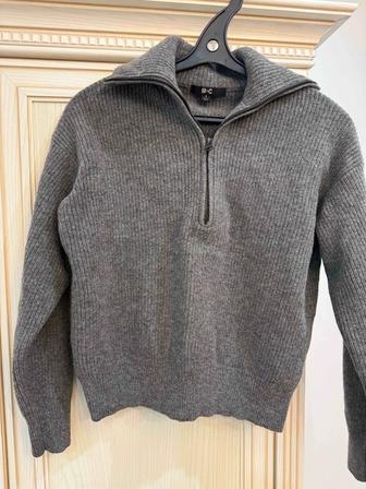 Шерстяной свитер юникло