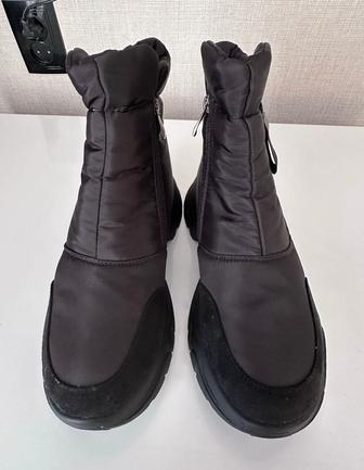 Продам женские дутики