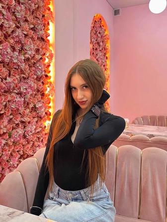 Официант / официантка