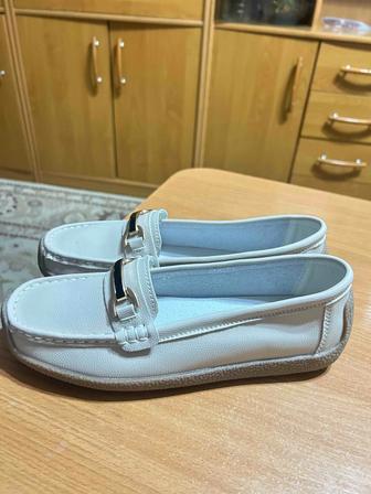 Женские мокасины