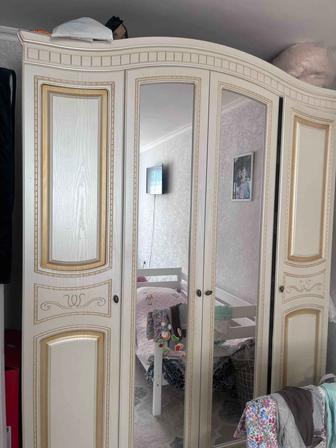 Продам спальный гарнитур