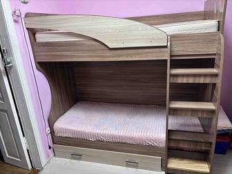 продаю двухярусную кровать