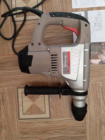 Продам перфоратор Crown CT18055.