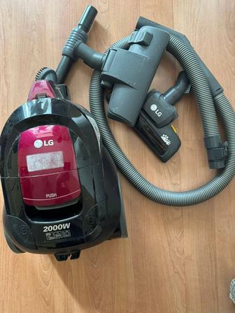 Продаем пылесос