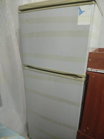 Продам холодильник работает хорошо