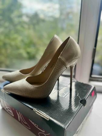 Элегантные туфли 37 р. надеты один раз