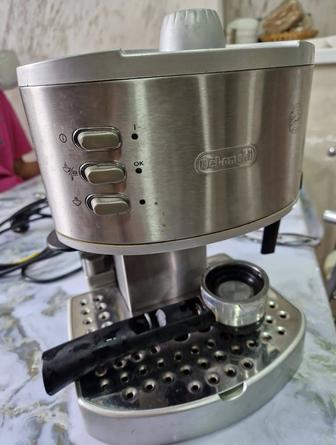 Кофеварка рожковая Delonghi