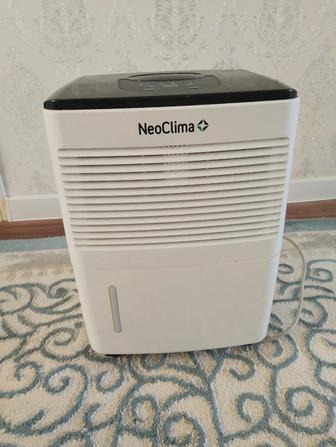 Осушитель воздуха NeoClima ND-10AH белый на колесах