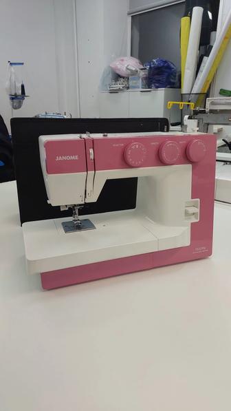 Швейная машинка Janome
