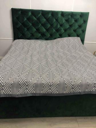 Продаю итальянскую двуспальную кровать с ортопедическим матрасом!!!
