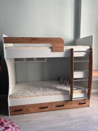 Продам двухъярусную кровать