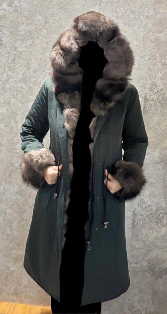 Парка с НАТУРАЛЬНЫМ мехом чернобурки и кролика.