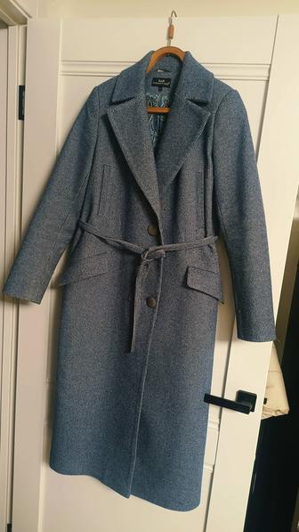 Продам пальто 44 размера