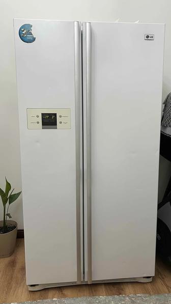 Продам холодильник LG (Side-by-Side)