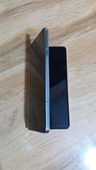 Samsung galaxy Z fold 5 plus