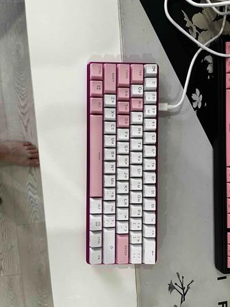 Клавиатура HyperX Alloy Origins 60 572Y6AA розовый