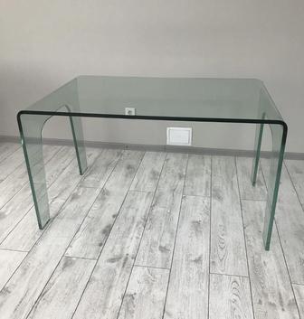 Продам стеклянный стол