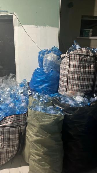 Отдам пластиковые бутылки