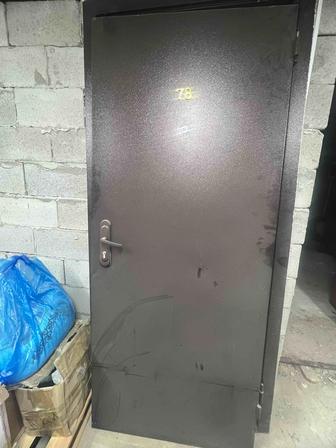 Продам наружную дверь