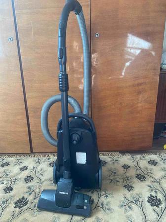 Пылесос Samsung vcc88335v37/vex белый мощностью 2200