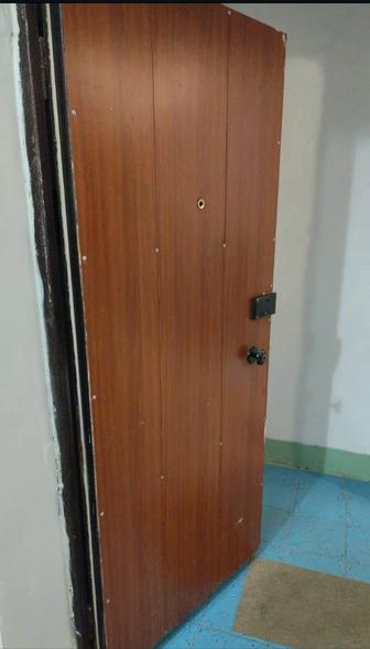 Продам дверь входная железная