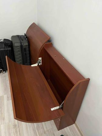 Деревянный шкаф большой.Подходит для кладовки, гаража, магазинов, хранения.