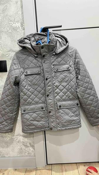 Продаю детскую куртку Gulliver