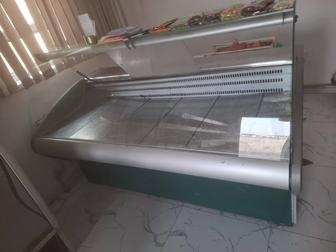 Продам витринный холодильник