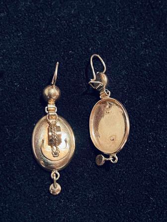 Продам золотые серьги