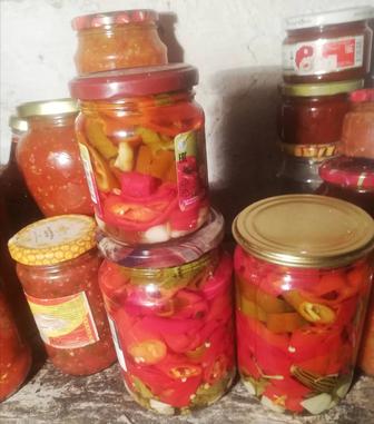 Соленья огурцы, помидоры