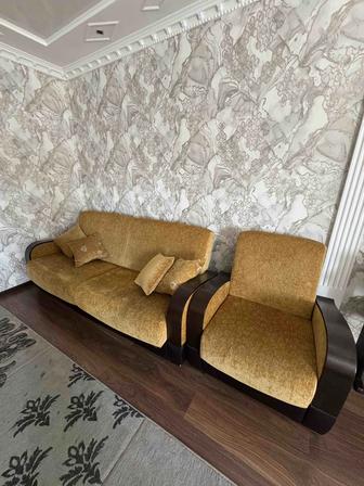 Продам диван с креслами