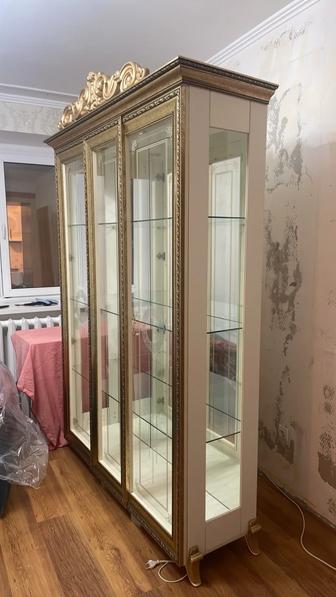 Продаю стеклянную этажерку