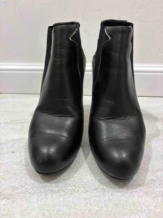 Valentino ботильоны в идеальном состоянии 37-38 оригинал