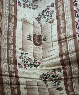 Ұзын кілемше. Ковровая дорожка