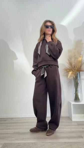 Продам костюм Jolen, двойка без надписи