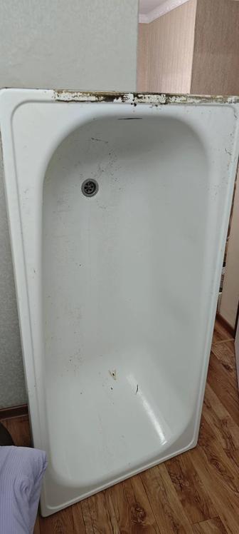 Ванна б/у в хорошем состоянии.