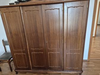 Продам спальный гарнитур