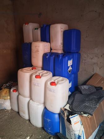 Продам Канистры разные 20-25-30л