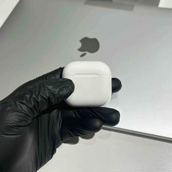 AirPods 4 зарядный кейс / Оригинал, как новый