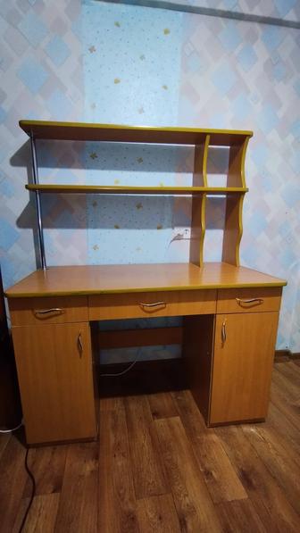 Парта для учебы, для работы