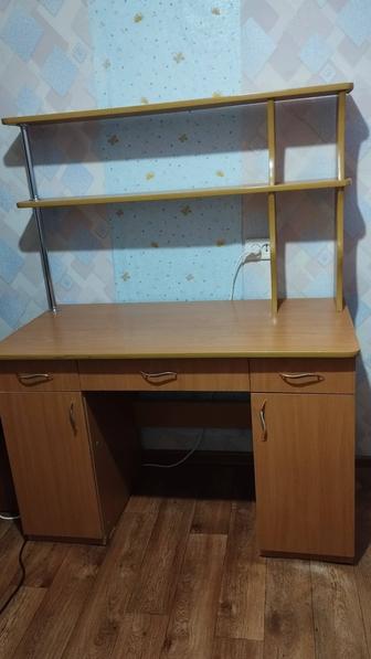 Парта для учебы, для работы
