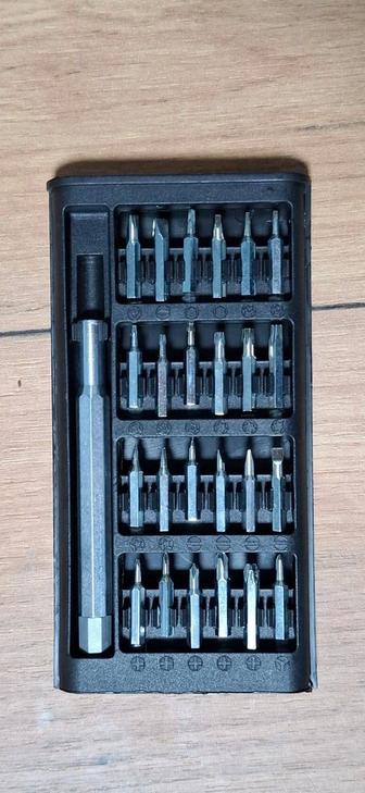 Отвертка с насадками