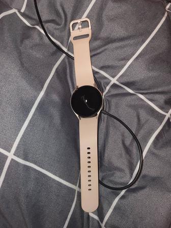Смарт-часы Samsung Galaxy Watch 4 SM-R860 40 мм розовый