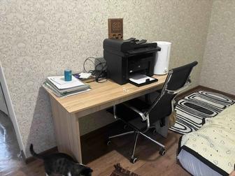 Продам стол с креслом