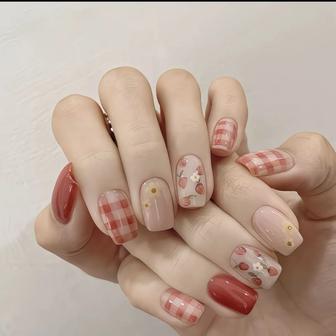 НОВЫЕ. Наклданые ногти