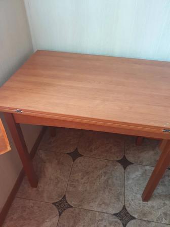 Продаю кухонный раскладной стол
