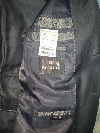 Продам мужской костюм 48 размера
