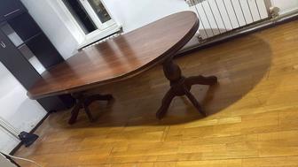 Стол в гостиную из натурального дерева